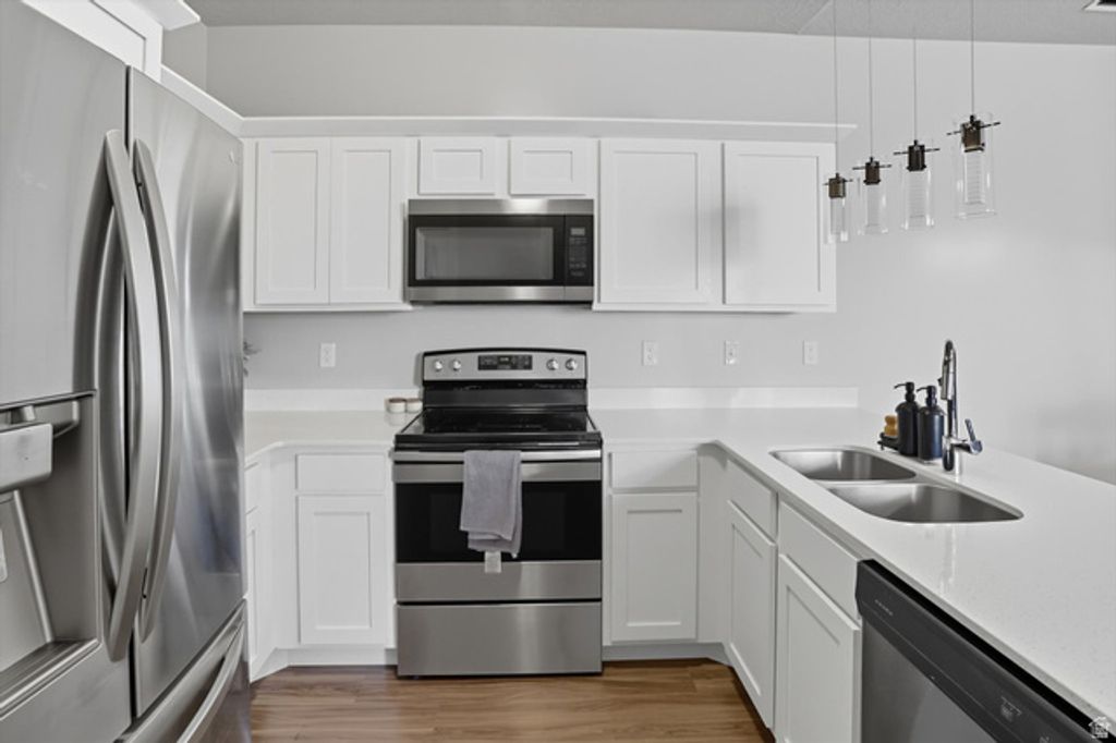 Image 8 of property listing at 1816 W EAGLEWOOD DR #301, Saratoga Springs, UT 84045