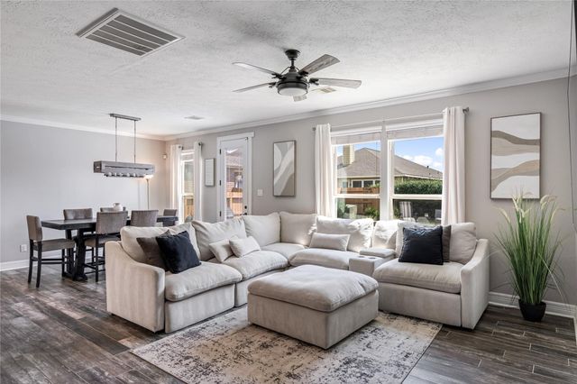 1616 Bel Riposo Lane, League City, TX 77573