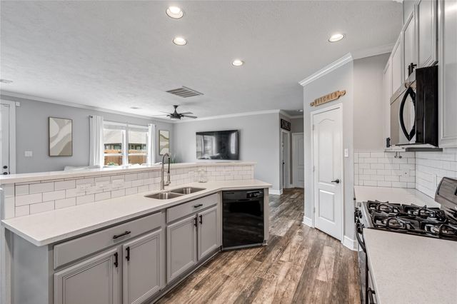1616 Bel Riposo Lane, League City, TX 77573