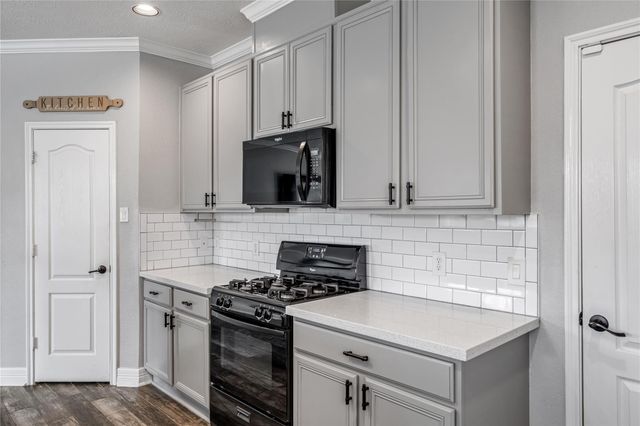 1616 Bel Riposo Lane, League City, TX 77573