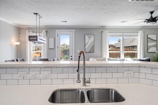 1616 Bel Riposo Lane, League City, TX 77573
