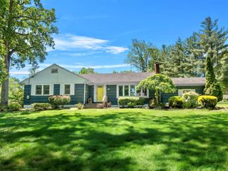 39 Woodbine Road, New City, NY 10956