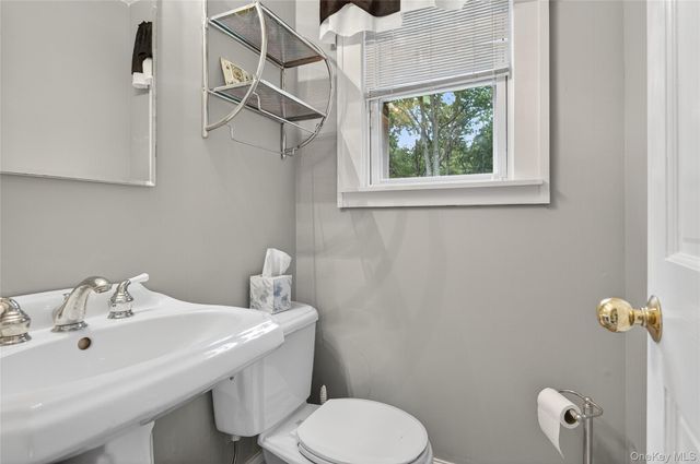 49 Country Road, Medford, NY 11763