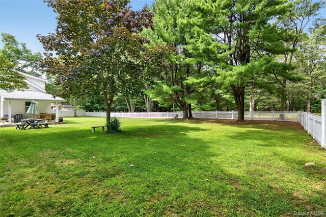 49 Country Road, Medford, NY 11763