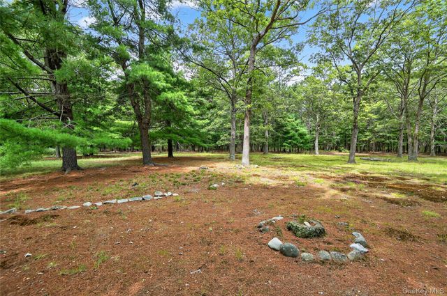 49 Country Road, Medford, NY 11763