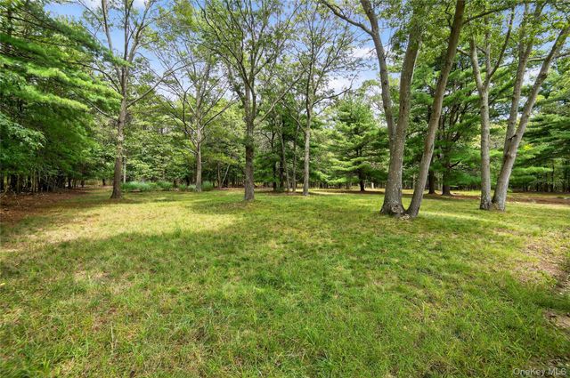 49 Country Road, Medford, NY 11763