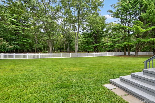 49 Country Road, Medford, NY 11763