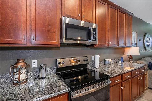 19412 BREYNIA DRIVE, Lutz, FL 33558