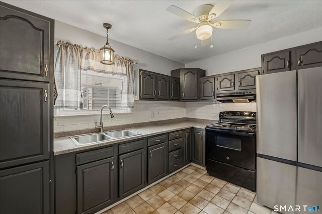 7 Maybury Circle 3, Waterbury, CT 06705