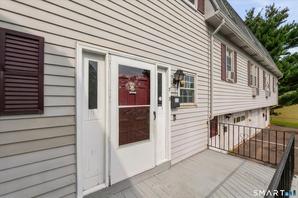 7 Maybury Circle 3, Waterbury, CT 06705