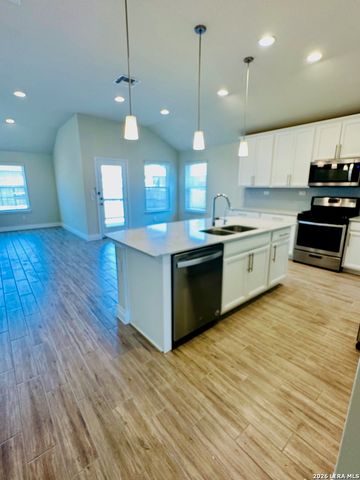 7711 Cottonwood, Boerne, TX 78015