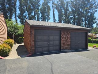 206 Indian Creek Dr, Santa Rosa, CA 95409