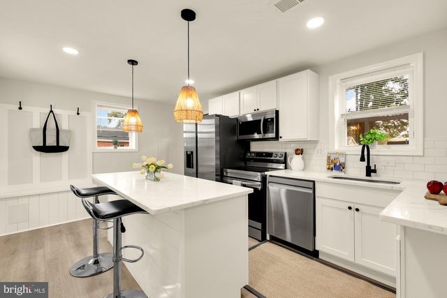 3211 NEWKIRK AVE, District Heights, MD 20747