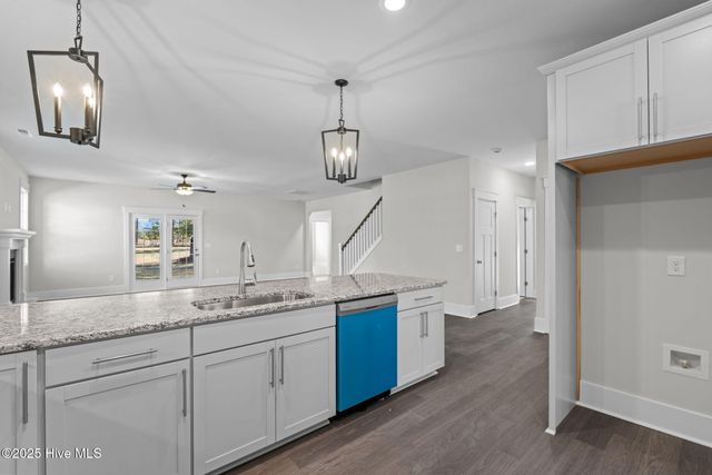 820 Winds Way, Aberdeen, NC 28315