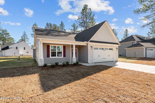 820 Winds Way, Aberdeen, NC 28315