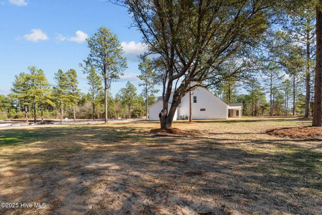 820 Winds Way, Aberdeen, NC 28315