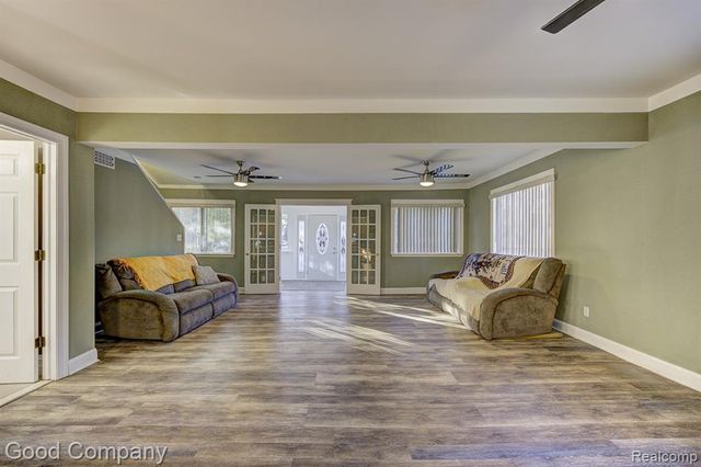 525 E Lewiston Avenue, Ferndale, MI 48220