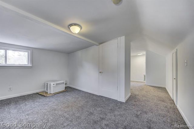 525 E Lewiston Avenue, Ferndale, MI 48220