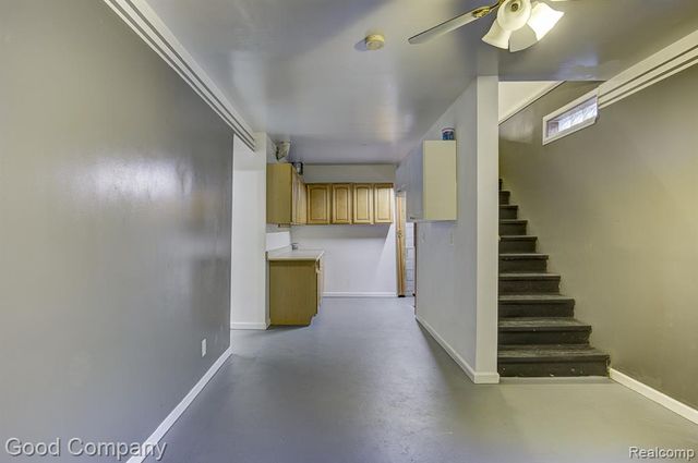 525 E Lewiston Avenue, Ferndale, MI 48220