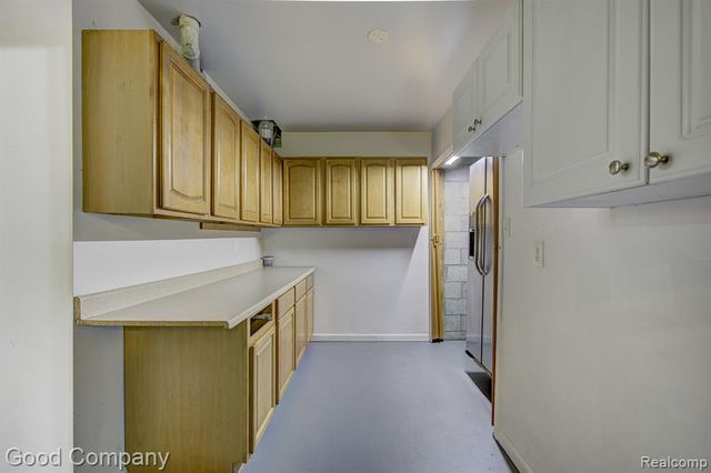 525 E Lewiston Avenue, Ferndale, MI 48220