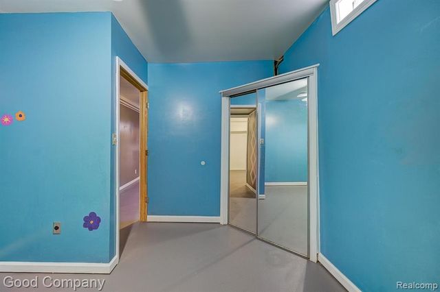 525 E Lewiston Avenue, Ferndale, MI 48220