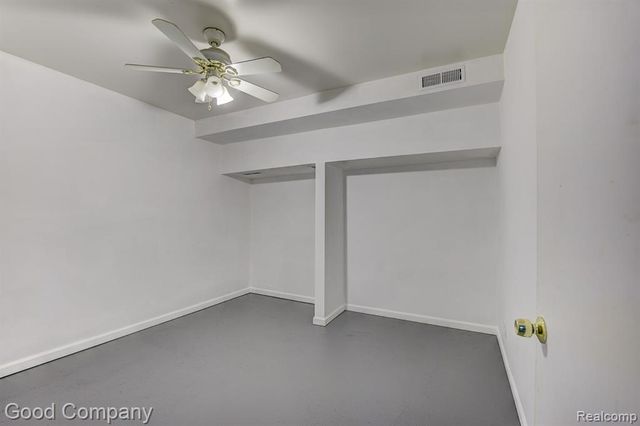 525 E Lewiston Avenue, Ferndale, MI 48220