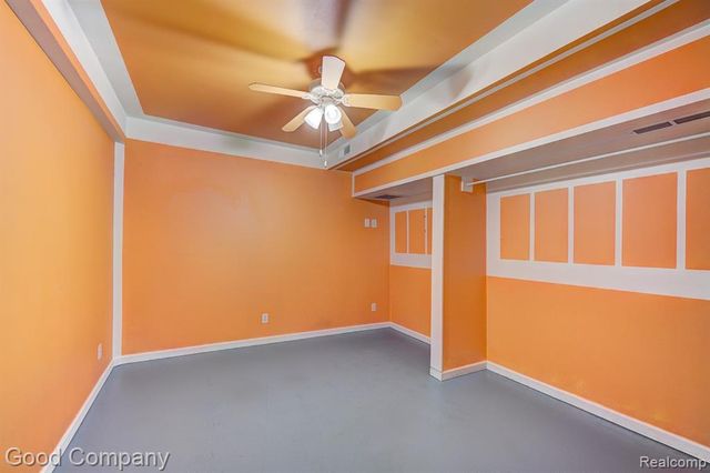 525 E Lewiston Avenue, Ferndale, MI 48220