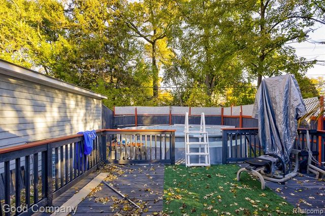 525 E Lewiston Avenue, Ferndale, MI 48220