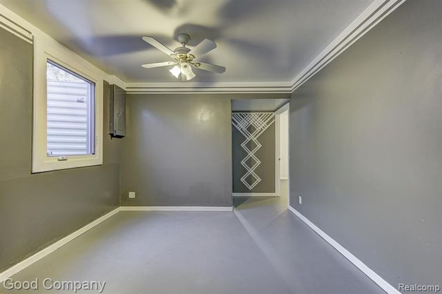 525 E Lewiston Avenue, Ferndale, MI 48220