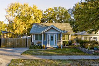 525 E Lewiston Avenue, Ferndale, MI 48220