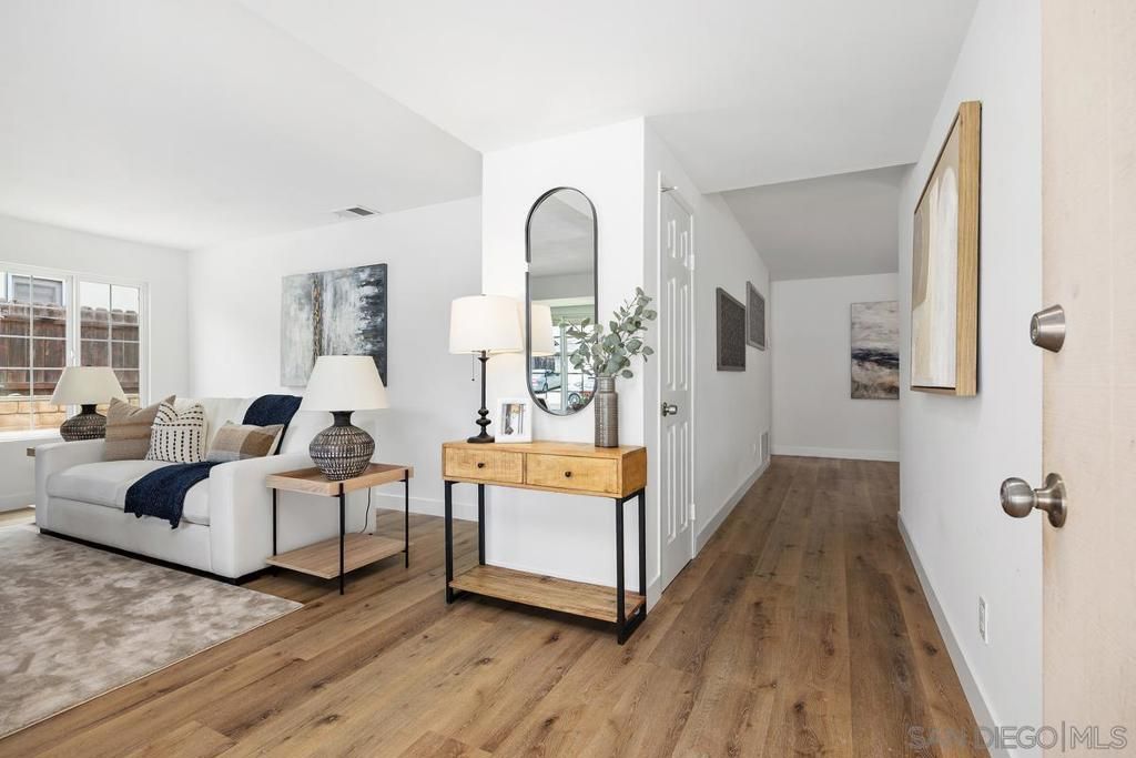Image 3 of property listing at 729 Kimball St, Escondido, CA 92027