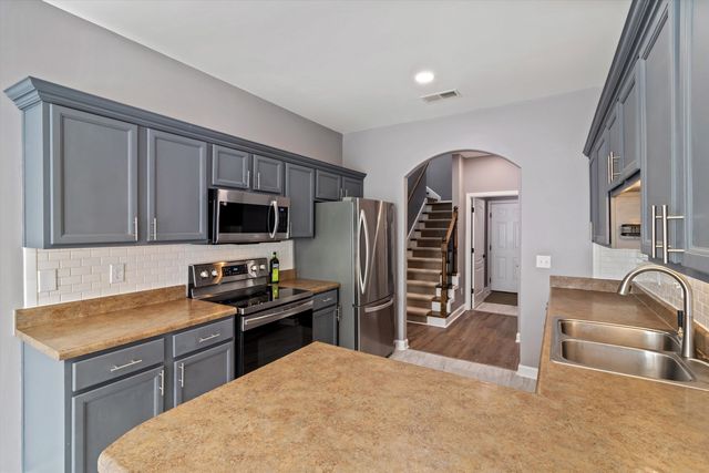 10153 BLOOMSBURY AVE, Cordova, TN 38016