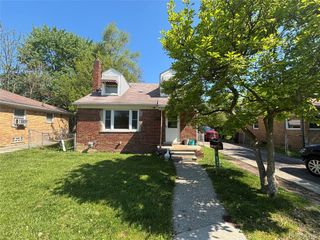 915 E 14 Mile Road, Clawson, MI 48017