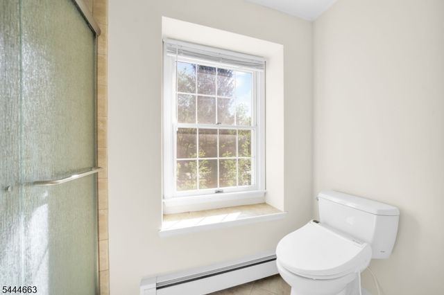 2 Chester Woods Dr, Chester Twp., NJ 07930