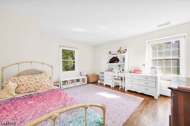 2 Chester Woods Dr, Chester Twp., NJ 07930