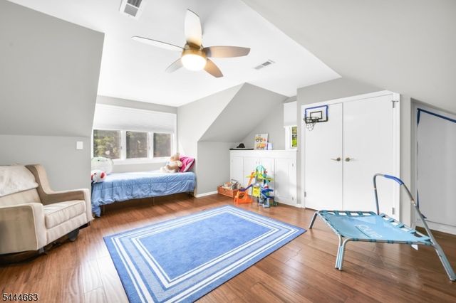 2 Chester Woods Dr, Chester Twp., NJ 07930