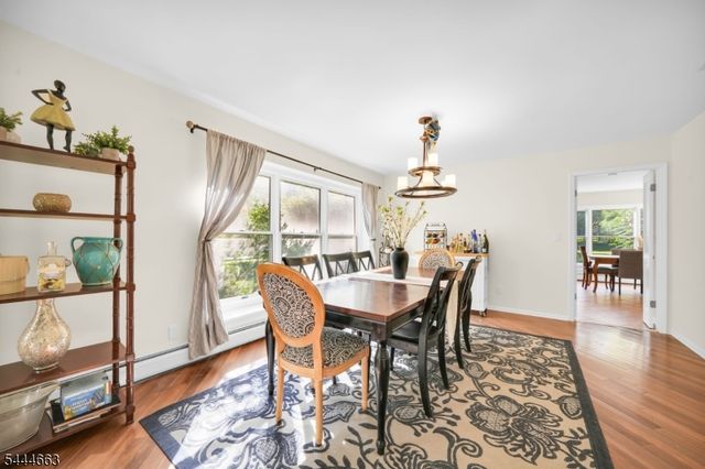 2 Chester Woods Dr, Chester Twp., NJ 07930
