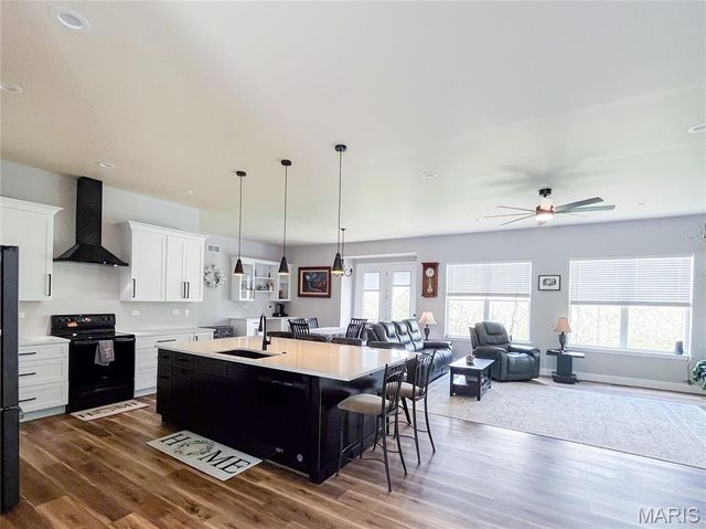 215 Rugged Acres, Defiance, MO 63341