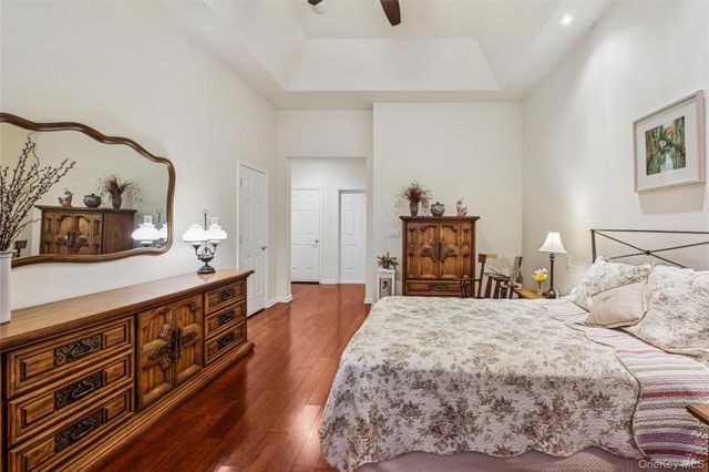 6 Ovation Place, Eastport, NY 11941