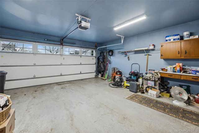 6 Ovation Place, Eastport, NY 11941