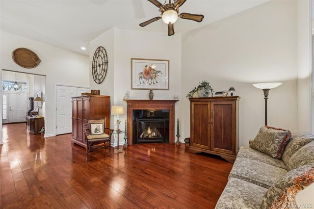 6 Ovation Place, Eastport, NY 11941