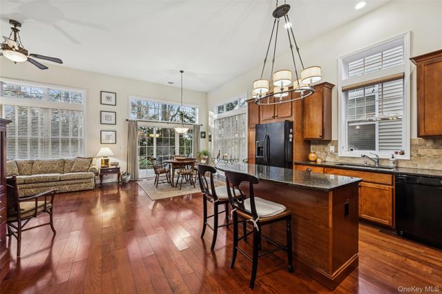 6 Ovation Place, Eastport, NY 11941