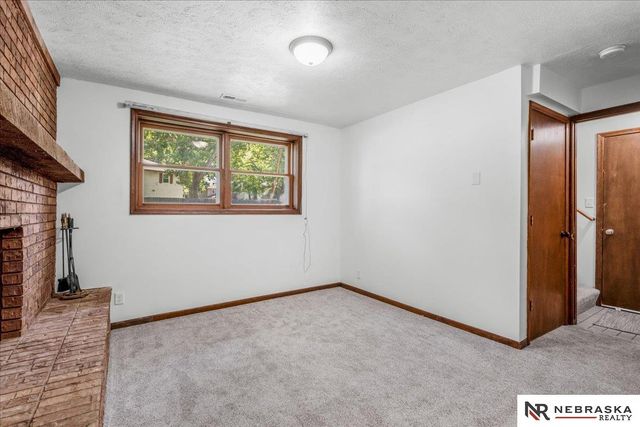 8254 S 50th Street, Bellevue, NE 68157