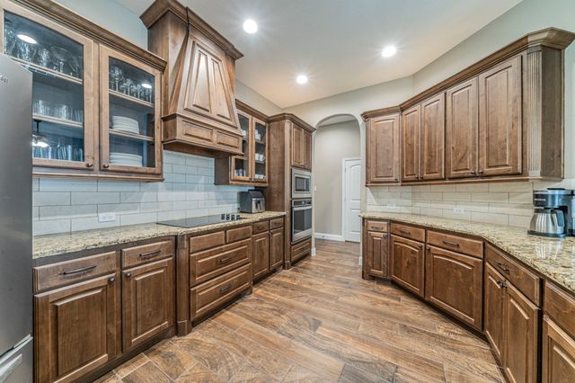 408 Valley Brook Court, Waxahachie, TX 75165