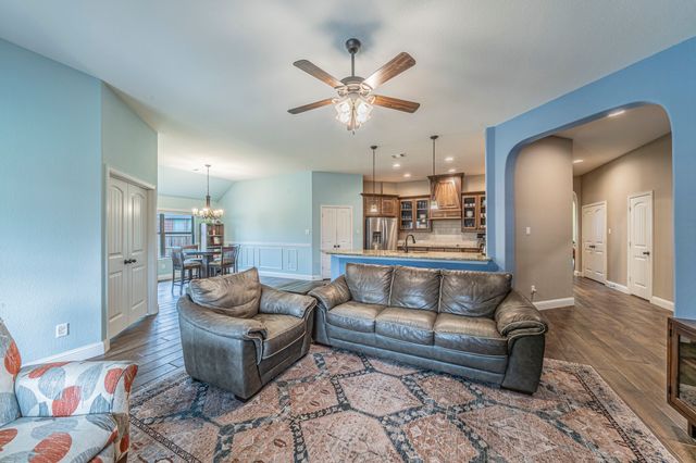 408 Valley Brook Court, Waxahachie, TX 75165