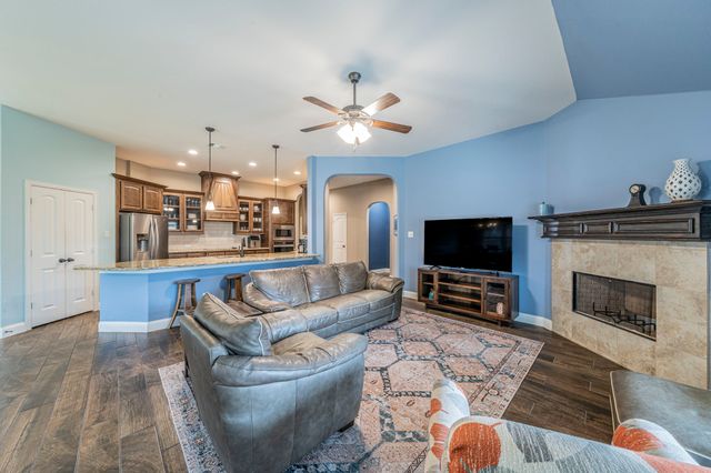 408 Valley Brook Court, Waxahachie, TX 75165