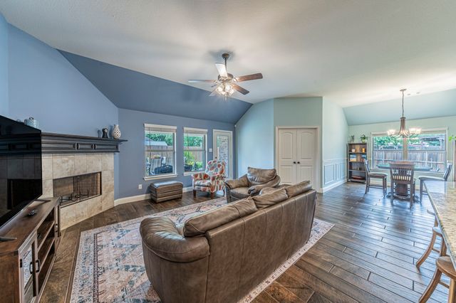 408 Valley Brook Court, Waxahachie, TX 75165