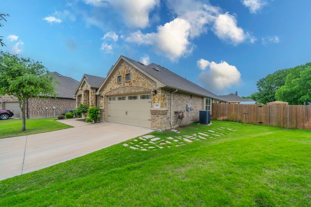 408 Valley Brook Court, Waxahachie, TX 75165