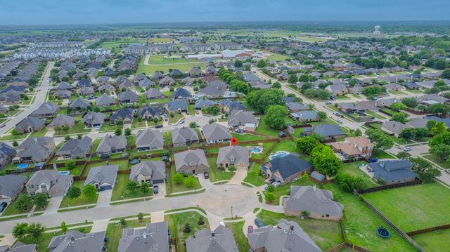 408 Valley Brook Court, Waxahachie, TX 75165