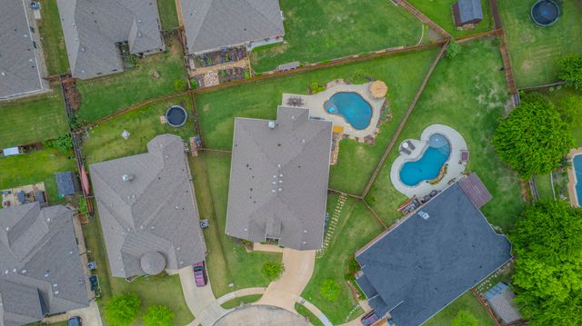 408 Valley Brook Court, Waxahachie, TX 75165